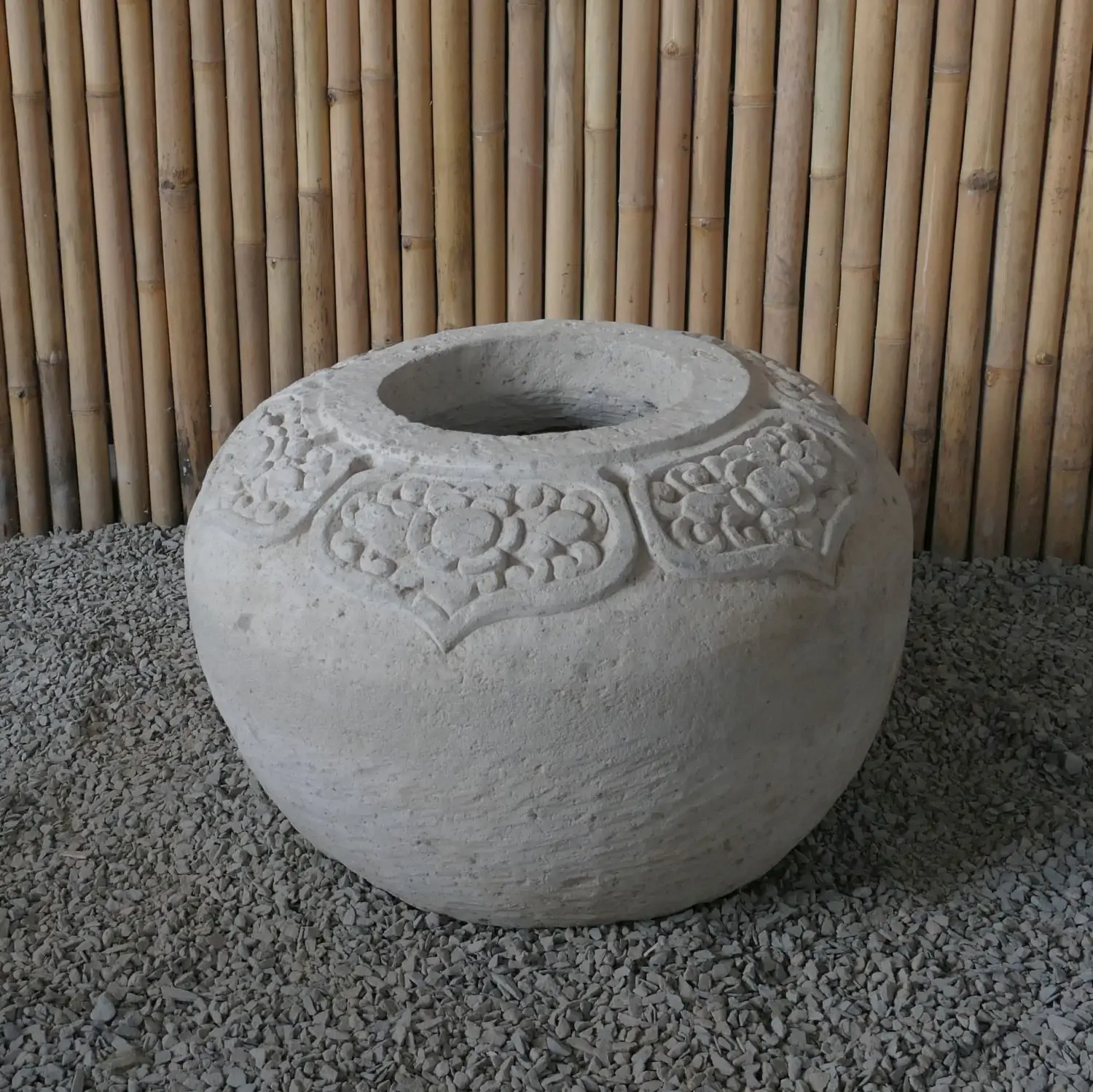  Product image 4 of the product “Balinese style flat round pot, with carving - 70cm Dia., 45 cm Height, Taro sand ”